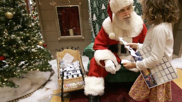 Sign up now for Tucson Parks and Rec's "Santa's Calling" program